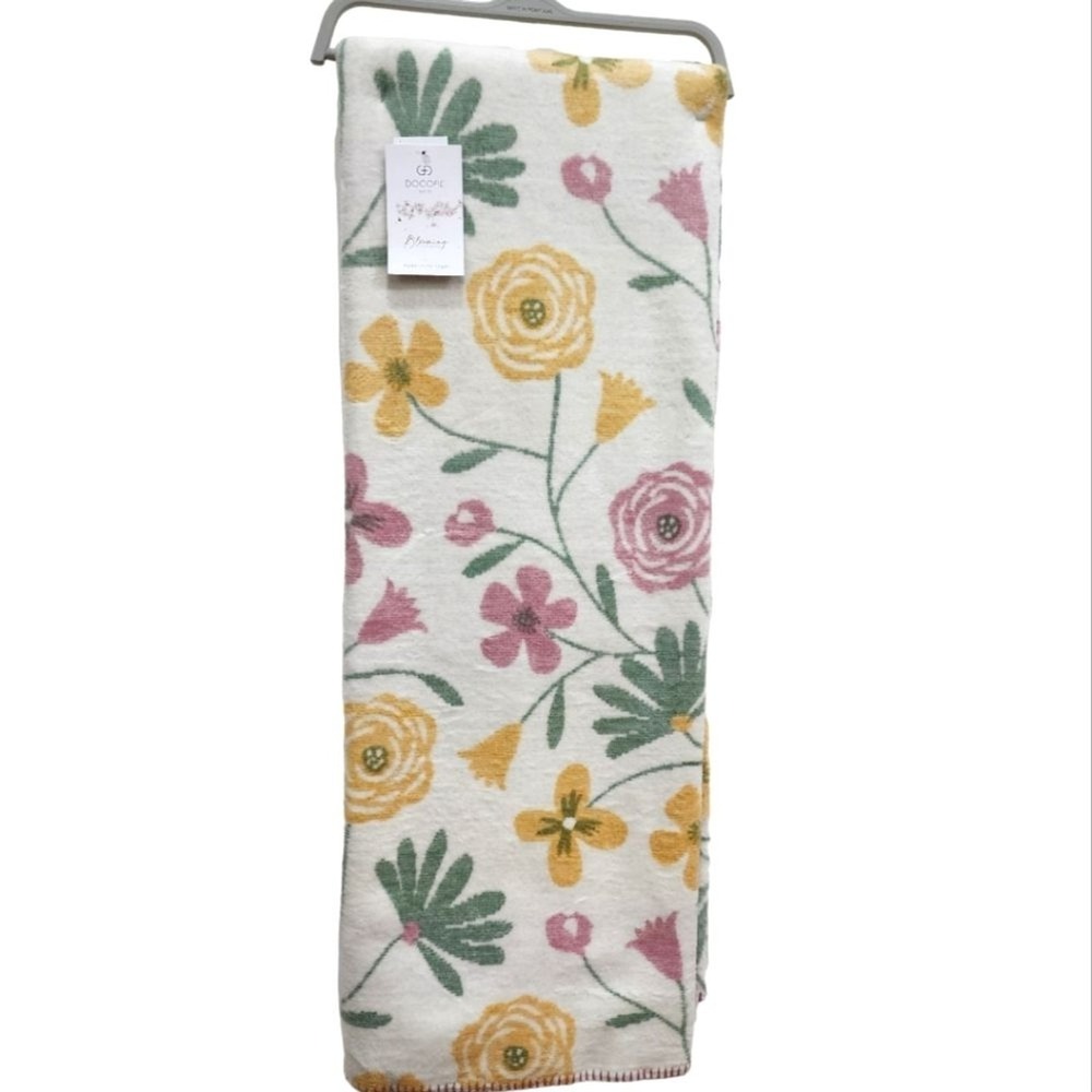 Docofil Spring Floral Soft Throw Blanket‎ 51x67 Cotton Blend Made in Portugal